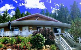 Crescent Motel